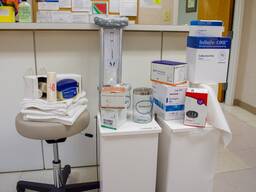 Palé de liquidación de material médico: excedentes de alto valor