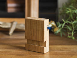Smartphone wood stand made of oak or alder