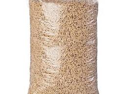 Pellets de madera en sacos de 15 kg. Combustible de biomasa para sistemas de calefacción.